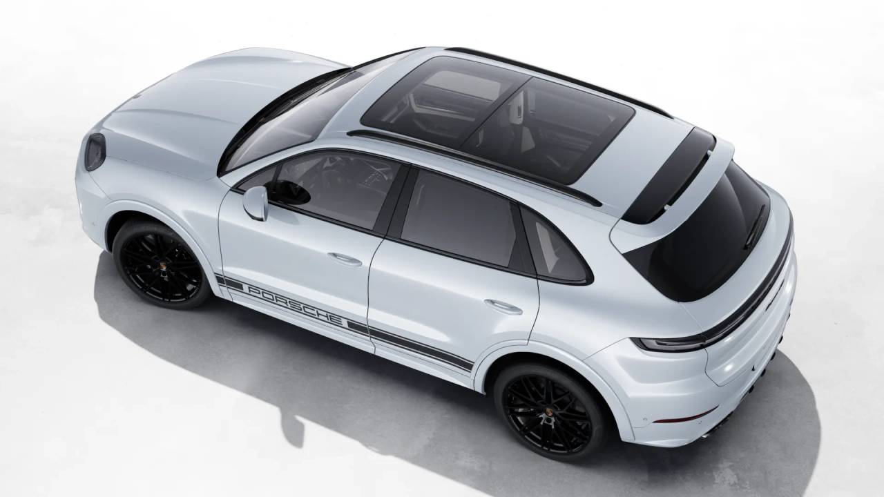 2026 Porsche Cayenne GTS photo 4