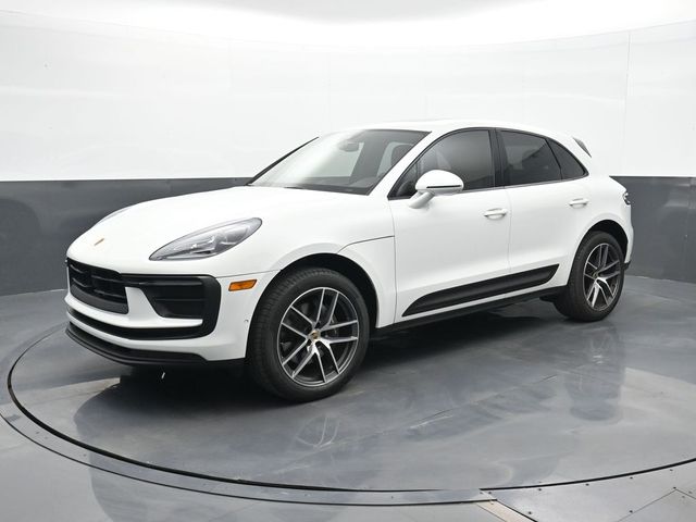 2023 Porsche Macan Base