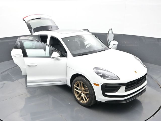 2025 Porsche Macan Base - Photo 33