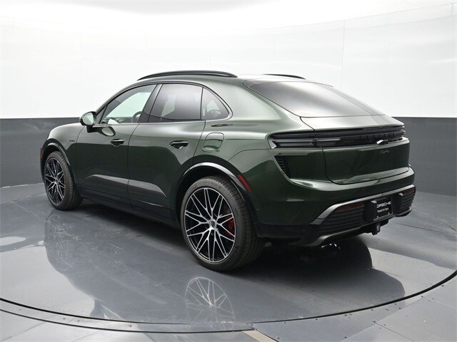 2025 Porsche Macan Electric Turbo photo 3