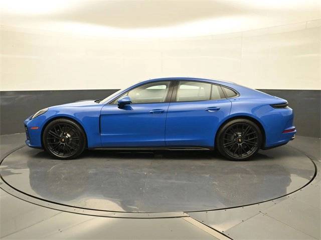 2025 Porsche Panamera GTS photo 2