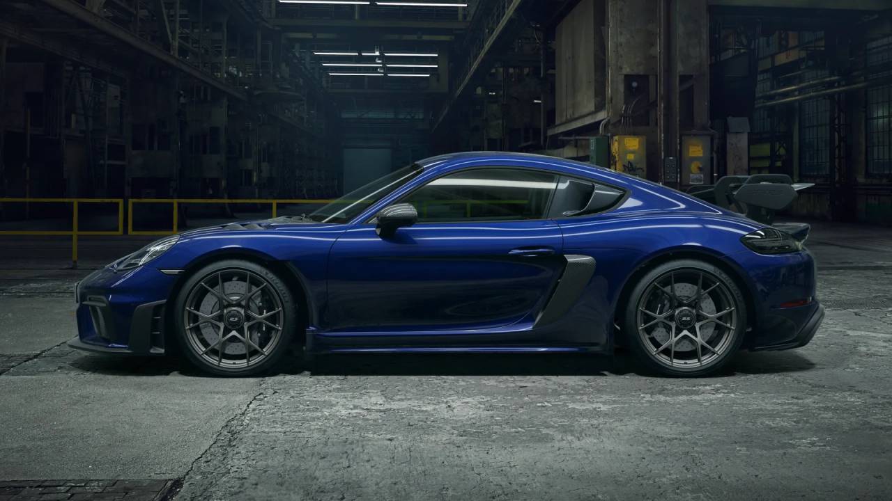 2025 Porsche Cayman GT4 RS photo 2