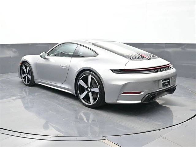2026 Porsche 911 T photo 3