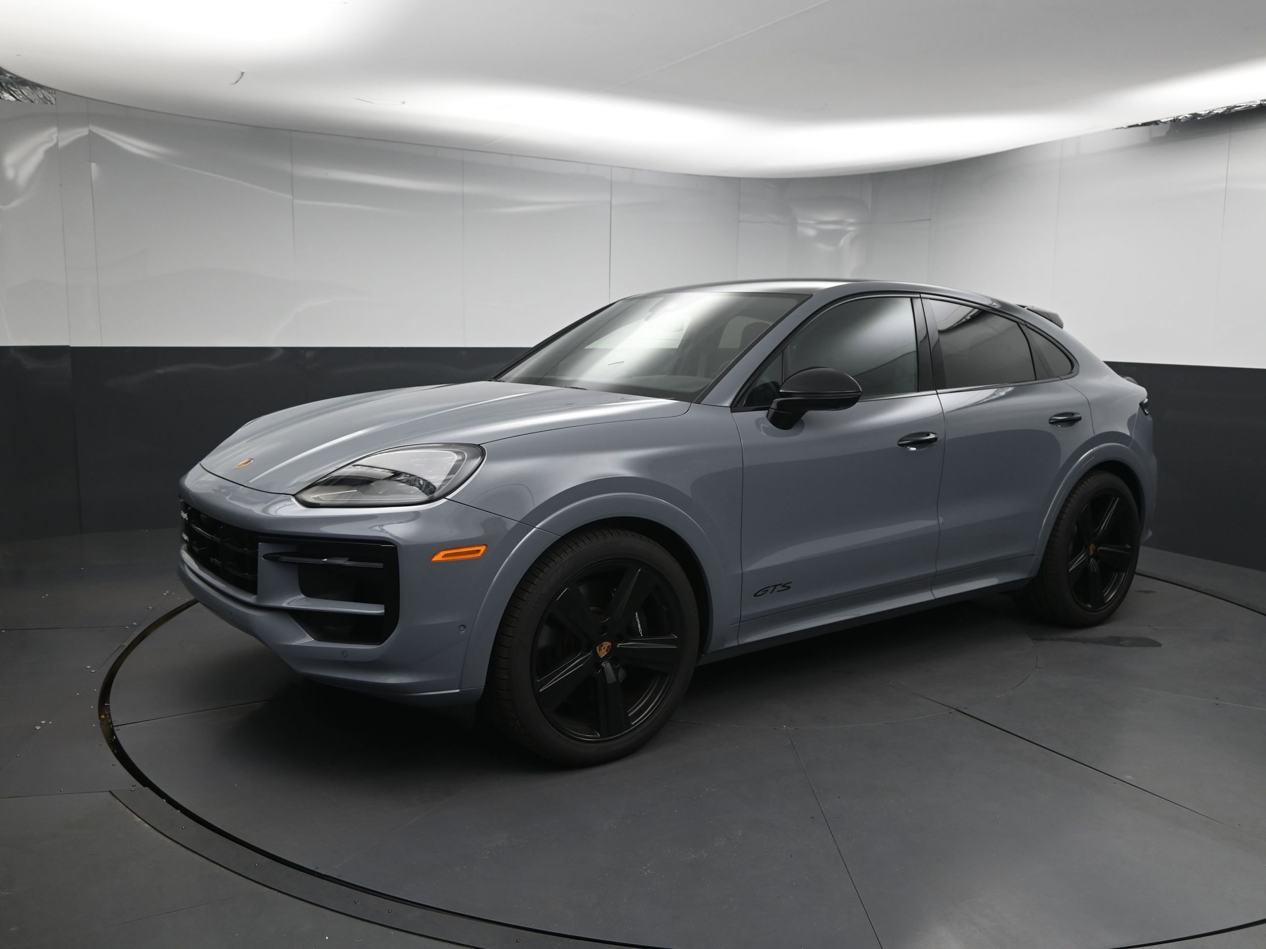 2025 Porsche Cayenne Coupe GTS