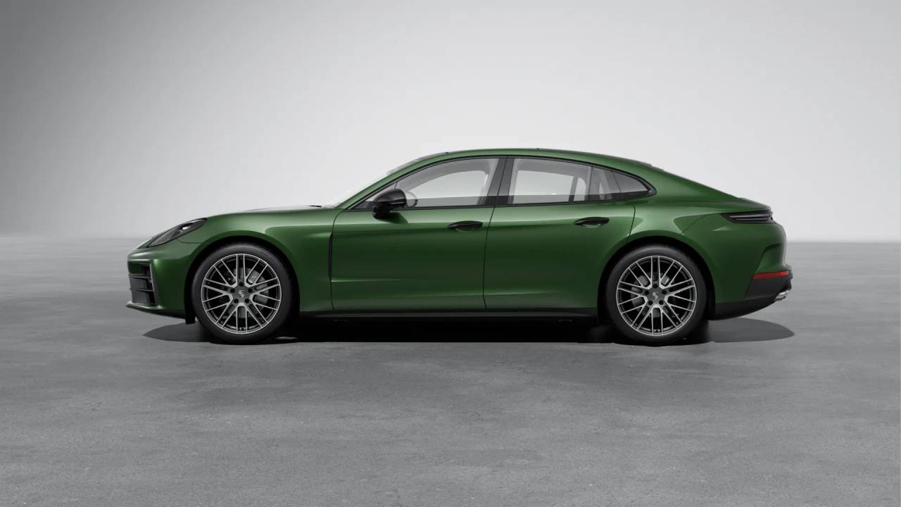 2026 Porsche Panamera 4 photo 2