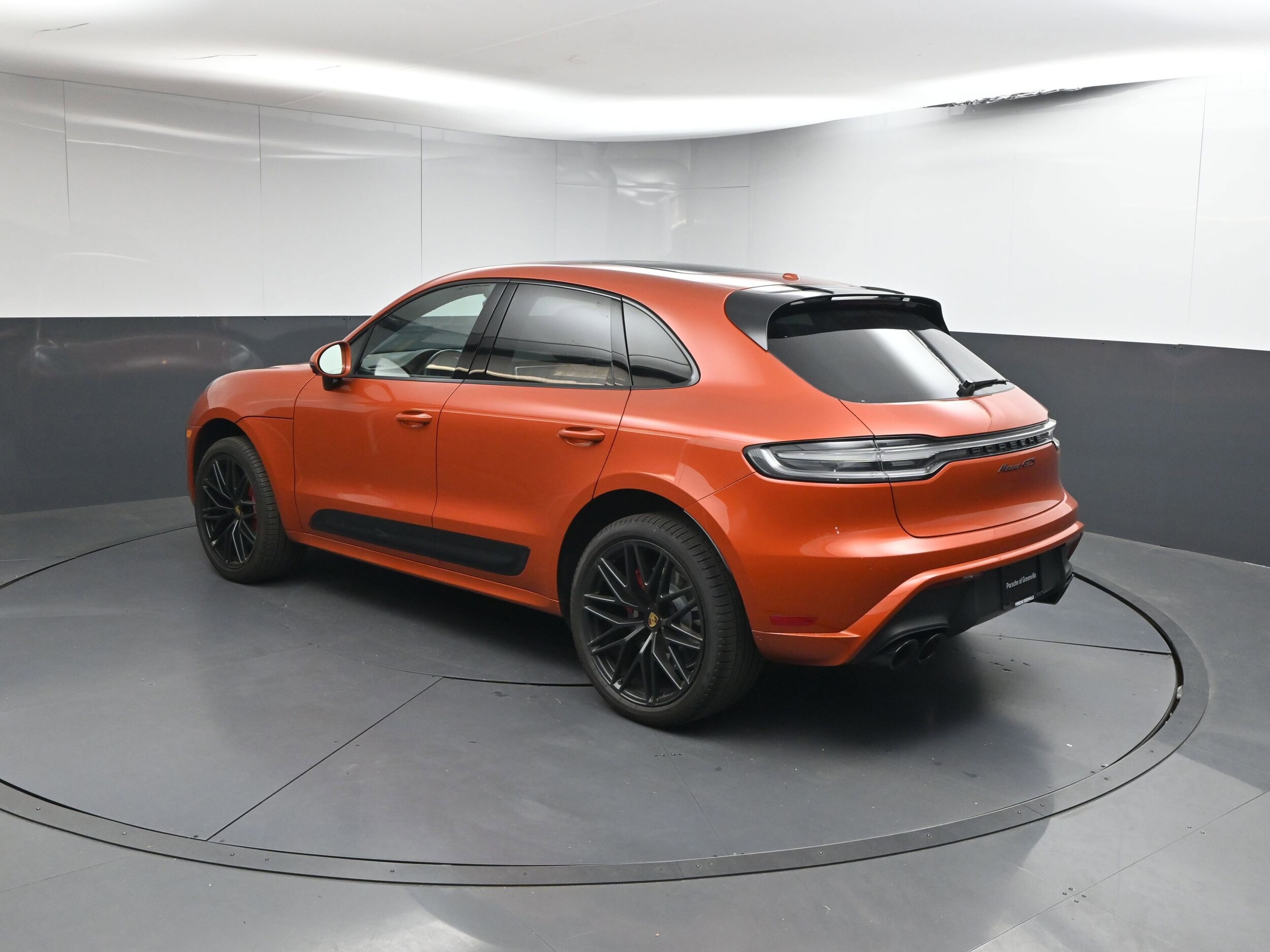 2022 Porsche Macan S photo 3