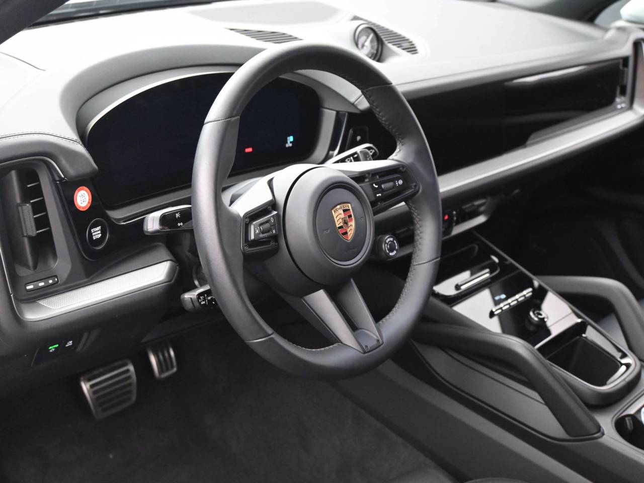 2025 Porsche Cayenne S photo 2