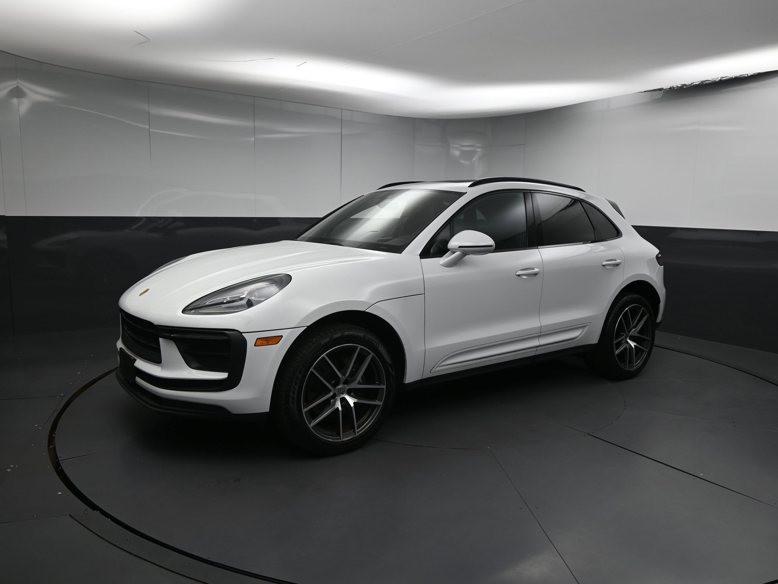 2022 Porsche Macan Base