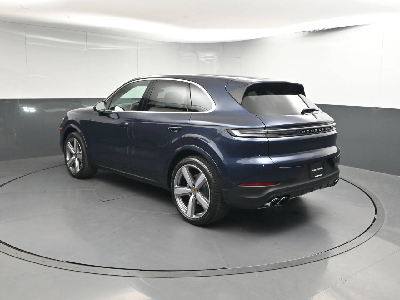 2025 Porsche Cayenne S photo 3