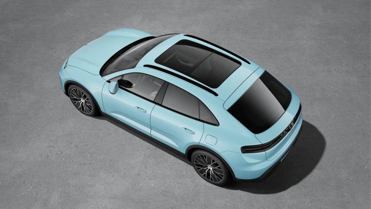 2025 Porsche Macan Electric photo 4