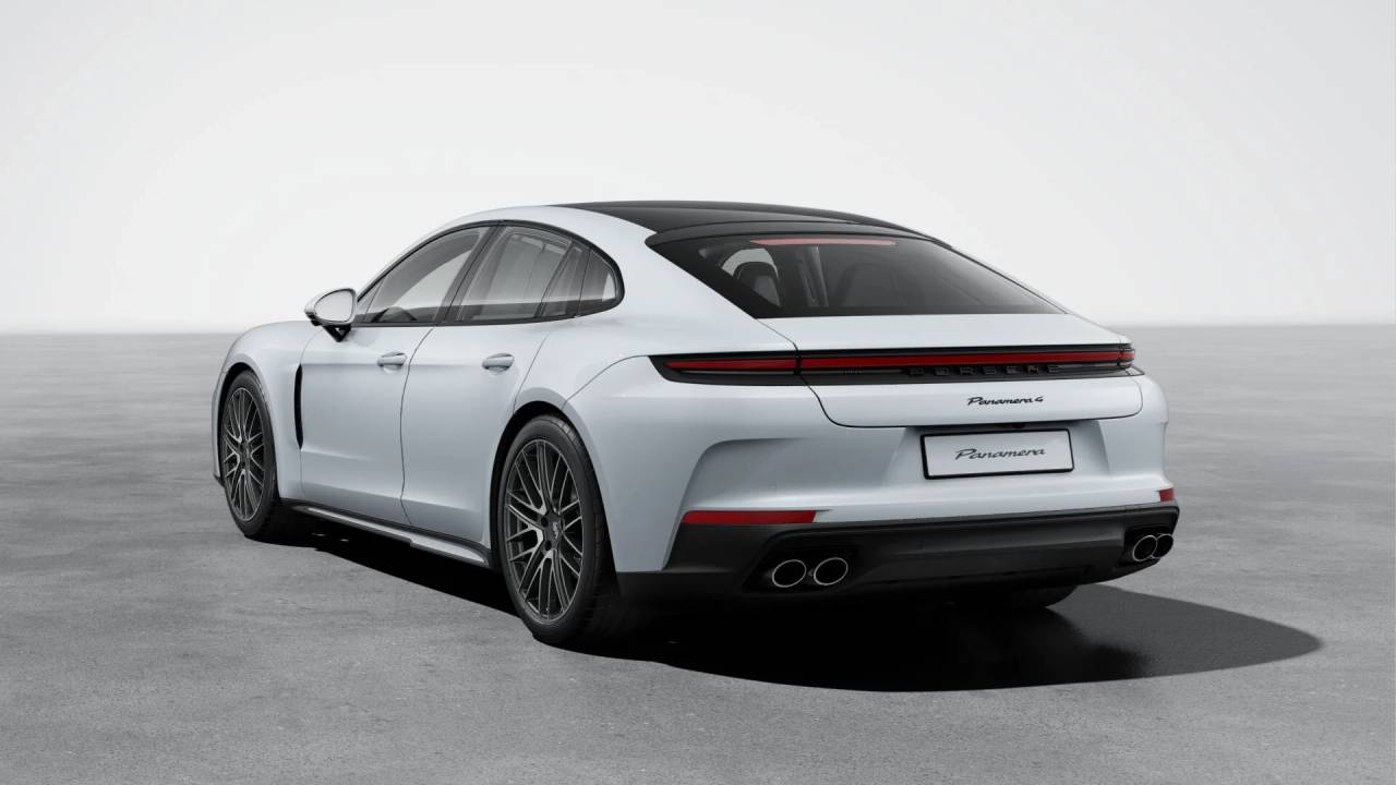 2026 Porsche Panamera 4 photo 2