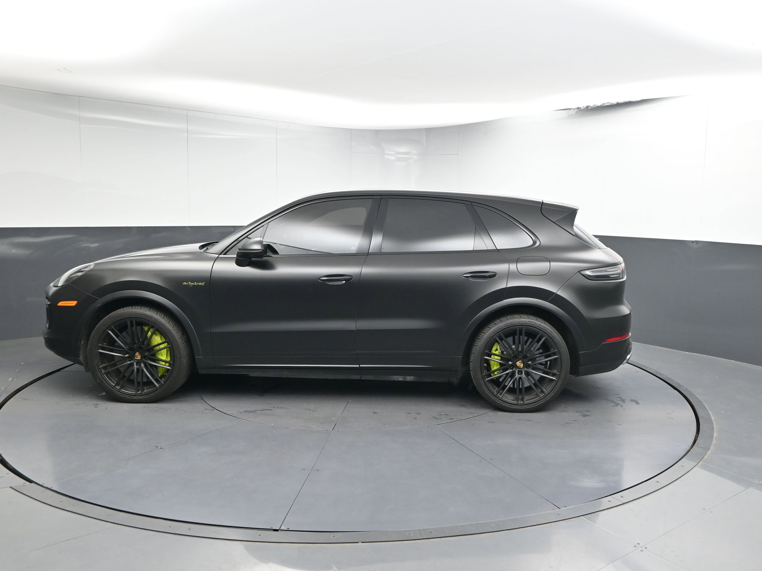 Used 2020 Porsche Cayenne Turbo S E-Hybrid with VIN WP1AH2AY2LDA44154 for sale in Greenville, SC