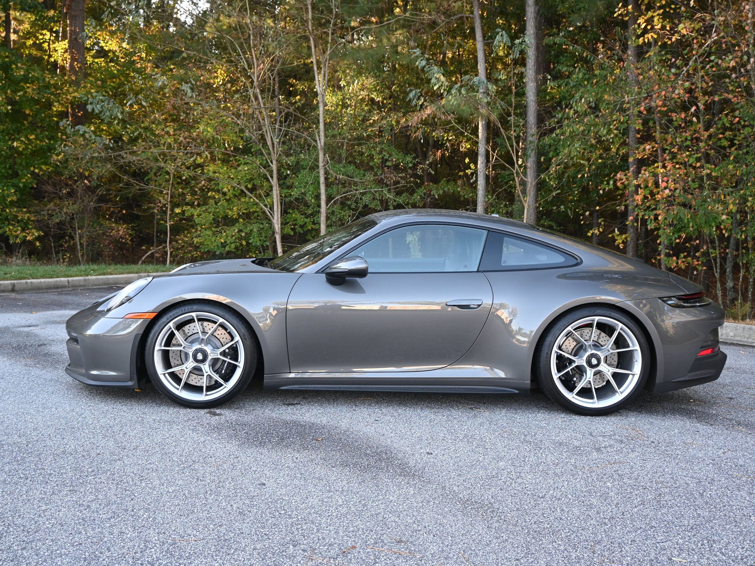 2022 Porsche 911 GT3 Coupe photo 2