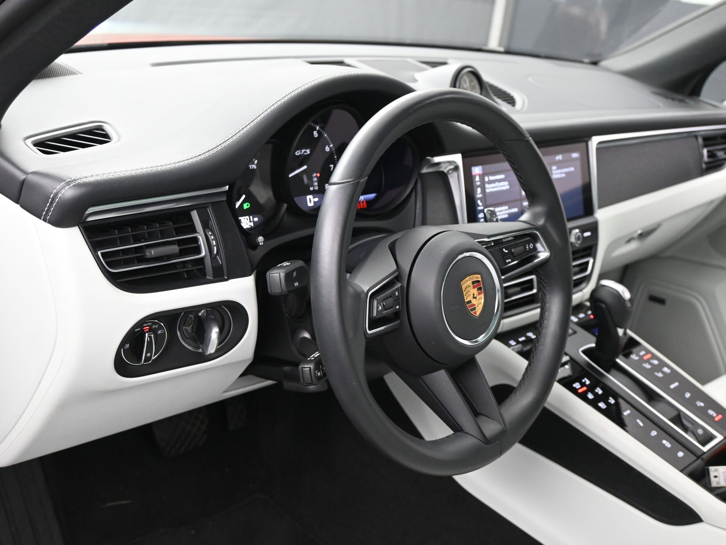 2022 Porsche Macan S photo 4