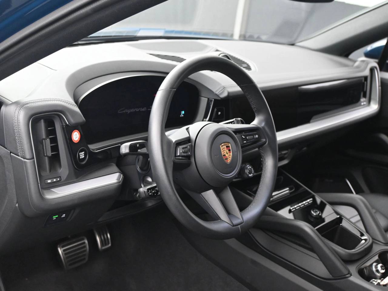 2025 Porsche Cayenne S E-Hybrid Coupe photo 4