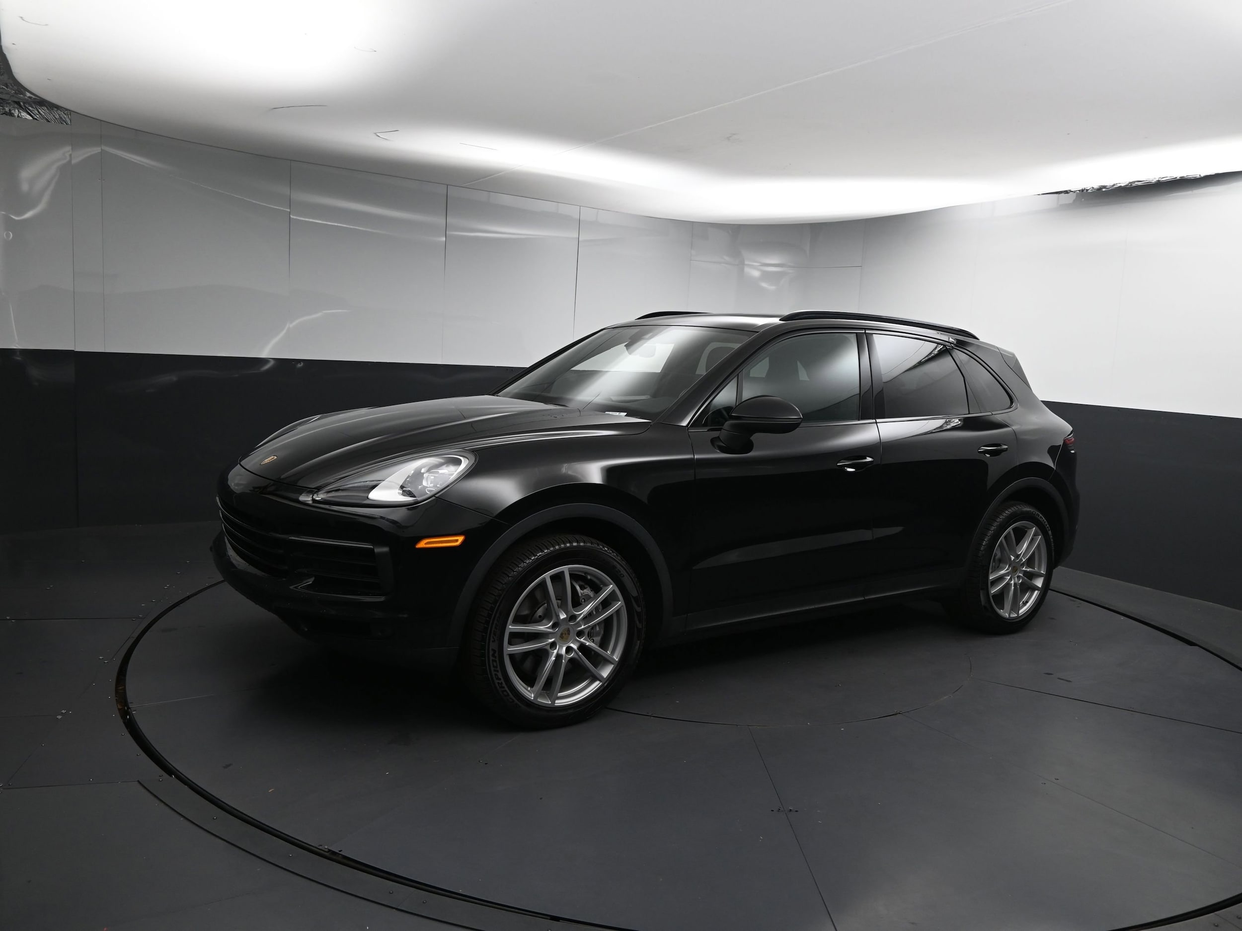2021 Porsche Cayenne Base's photo