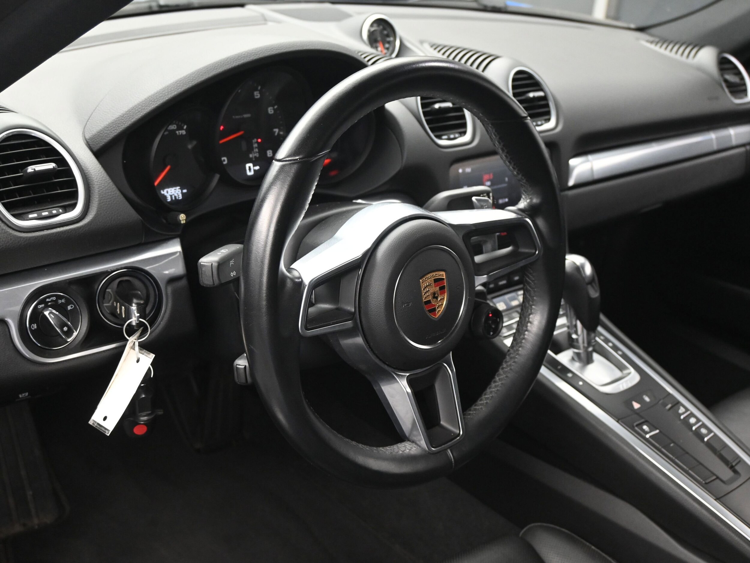 2017 Porsche Cayman photo 4