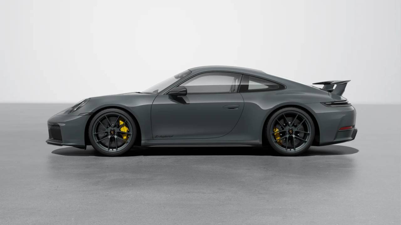 2025 Porsche 911 4 GTS photo 2