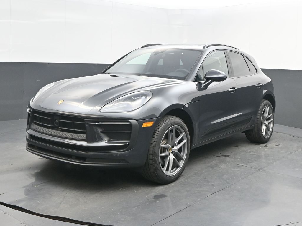 2025 Porsche Macan Base
