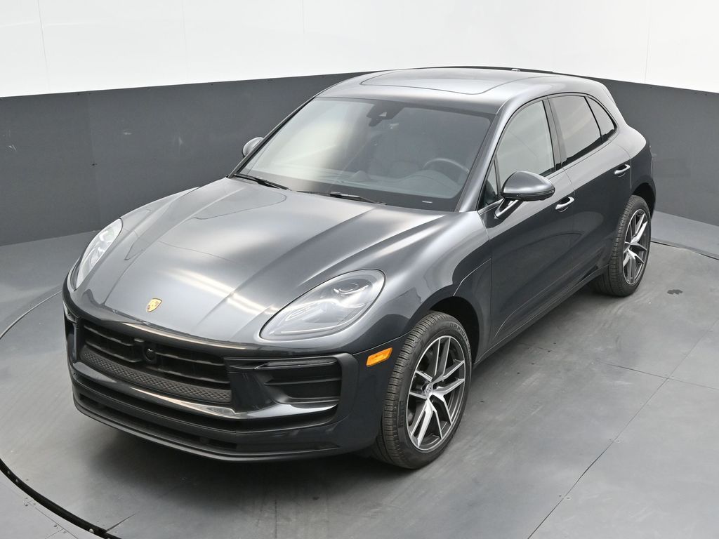 2025 Porsche Macan - Photo 31