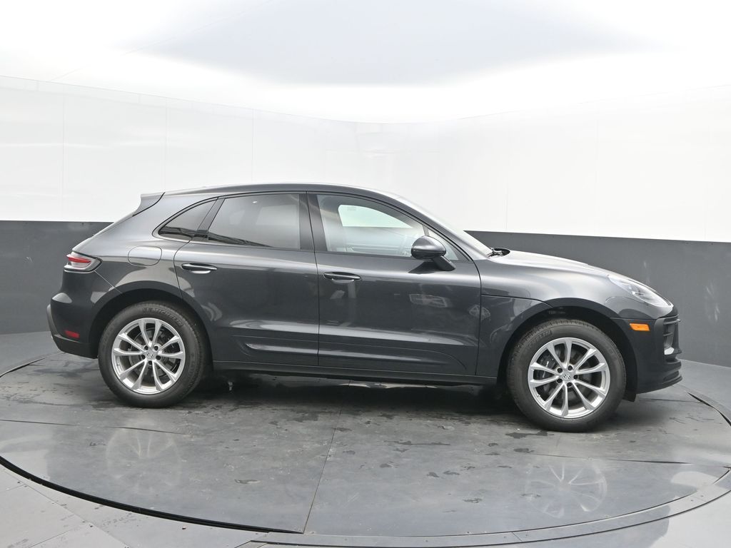 2025 Porsche Macan - Photo 8