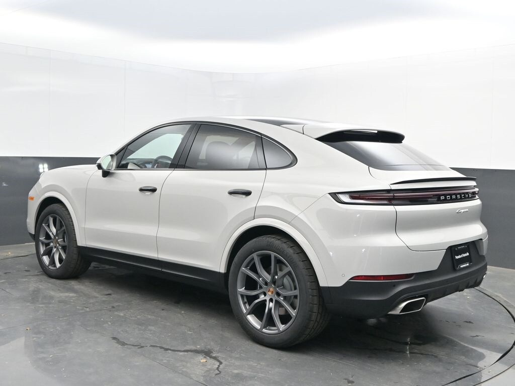 2025 Porsche Cayenne Coupe photo 3