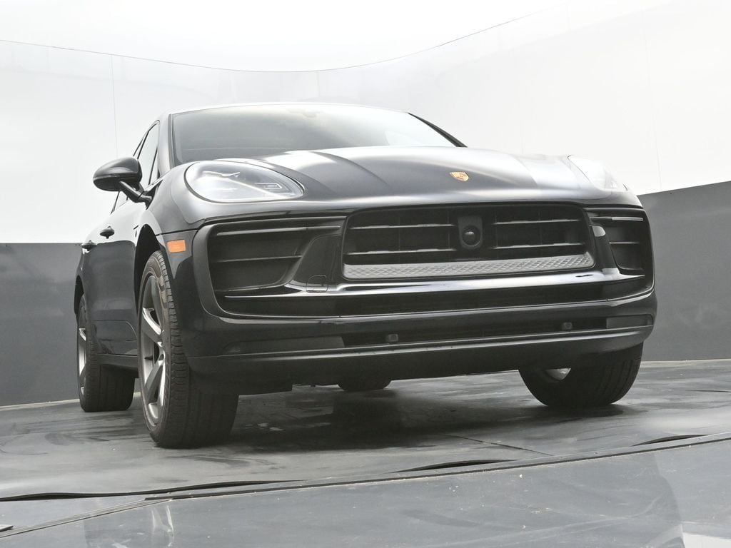 2025 Porsche Macan - Photo 30
