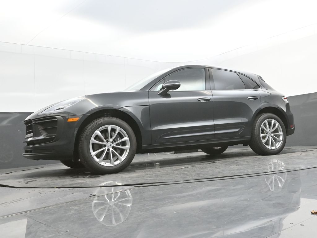 2025 Porsche Macan - Photo 33