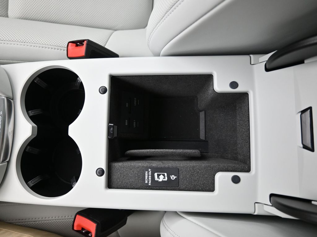 2025 Porsche Macan - Photo 17