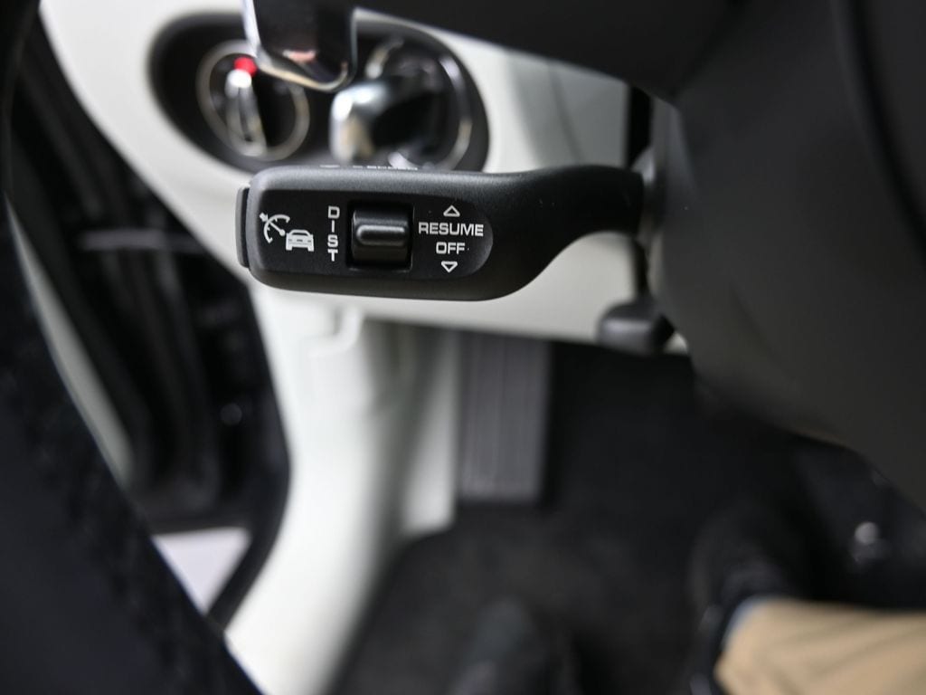 2025 Porsche Macan - Photo 13