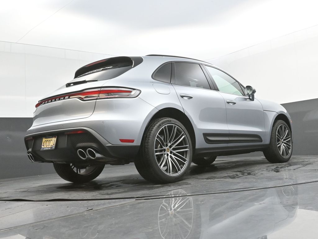 2026 Porsche Macan - Photo 33