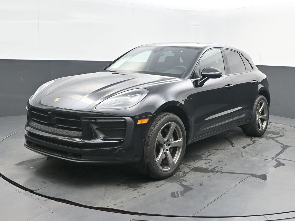 2023 Porsche Macan Base