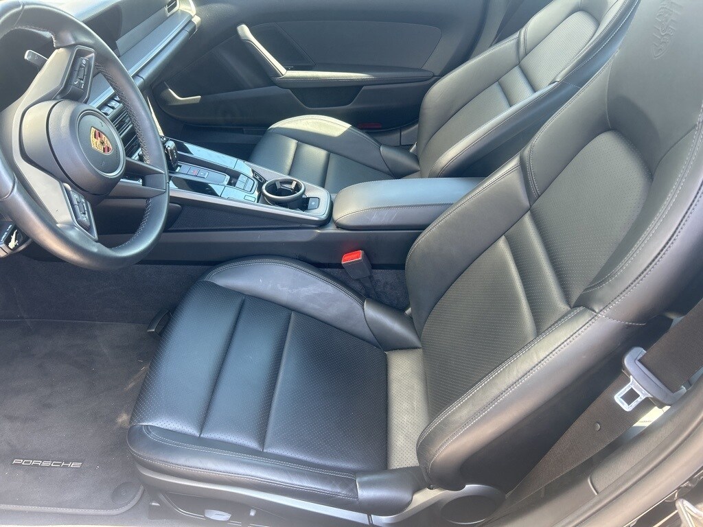 2020 Porsche 911 Coupe photo 2