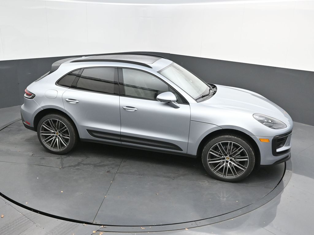 2026 Porsche Macan - Photo 28