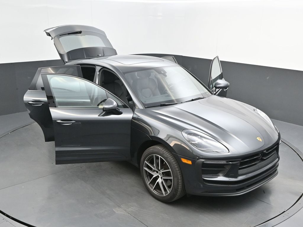 2025 Porsche Macan - Photo 45
