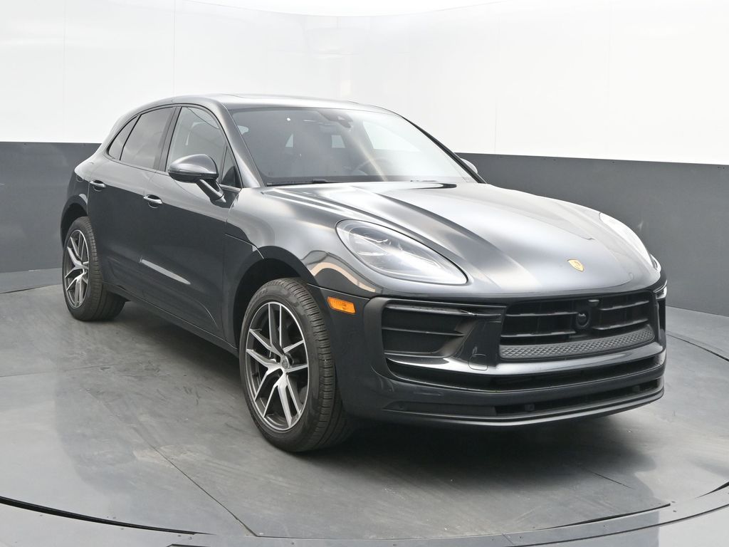2025 Porsche Macan - Photo 9