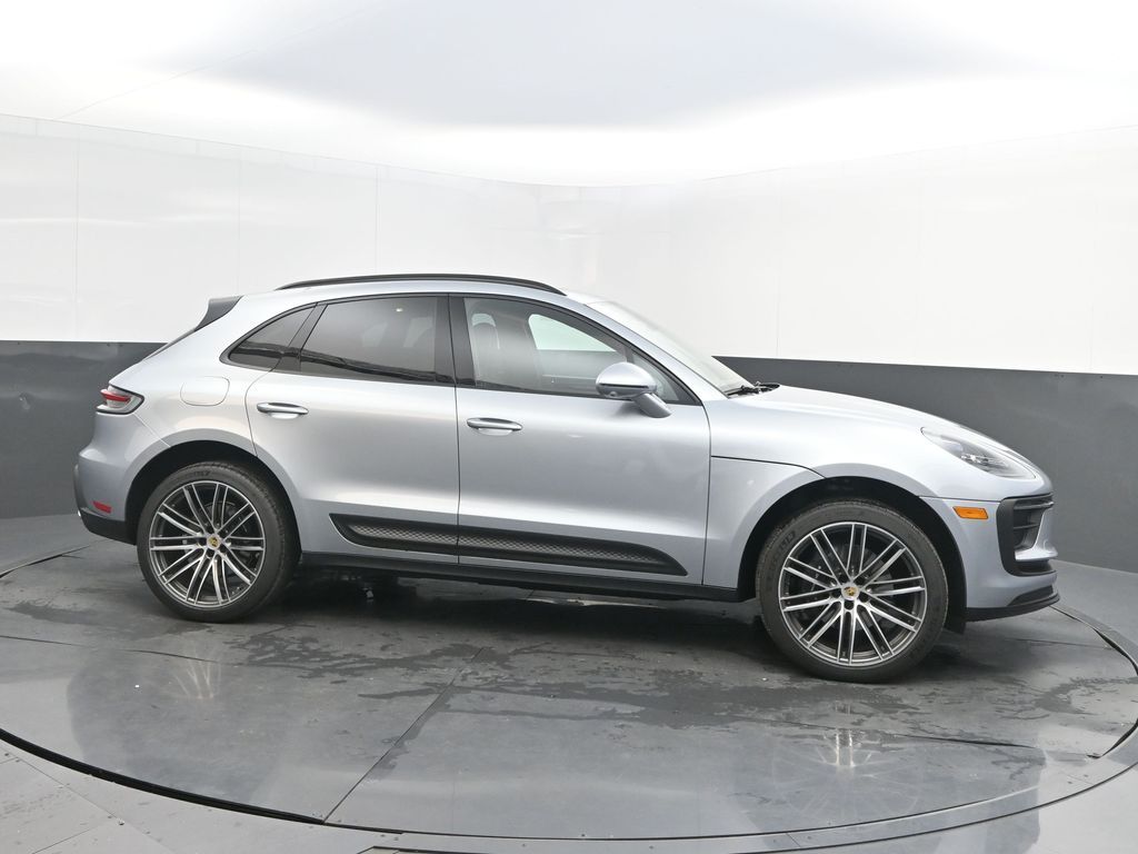 2026 Porsche Macan - Photo 8