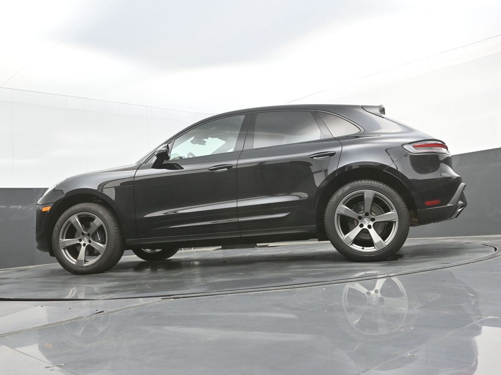 2025 Porsche Macan - Photo 25