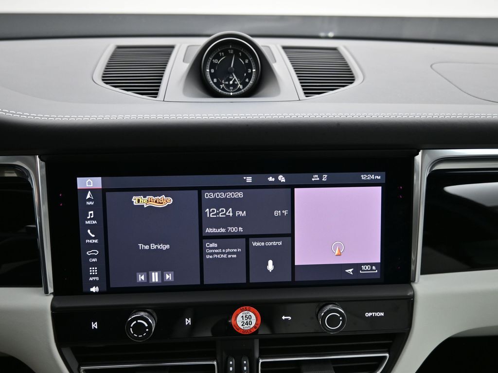 2025 Porsche Macan - Photo 15