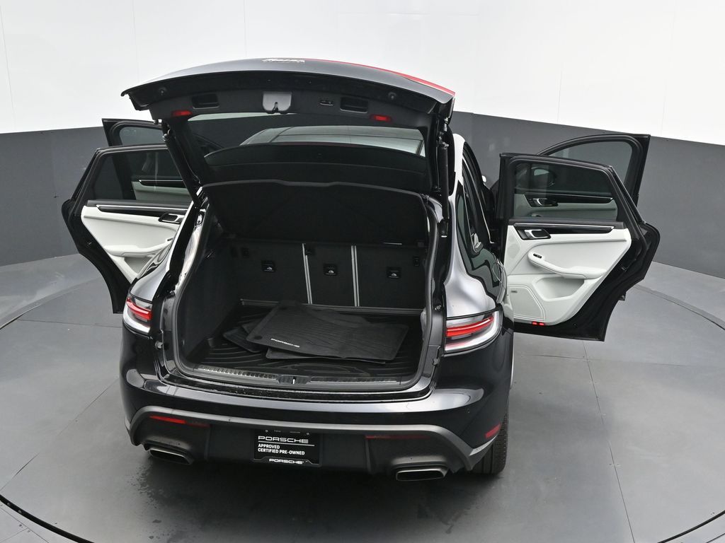 2025 Porsche Macan - Photo 34