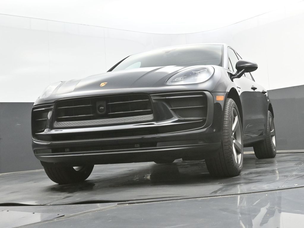2025 Porsche Macan - Photo 31