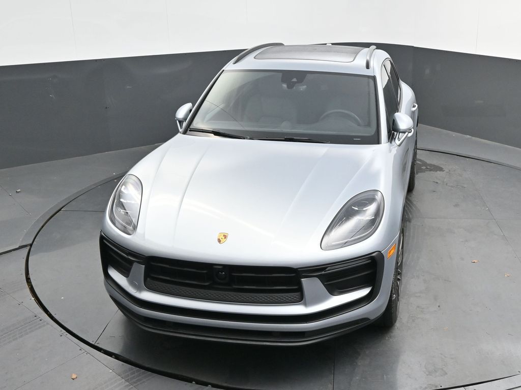 2026 Porsche Macan - Photo 24