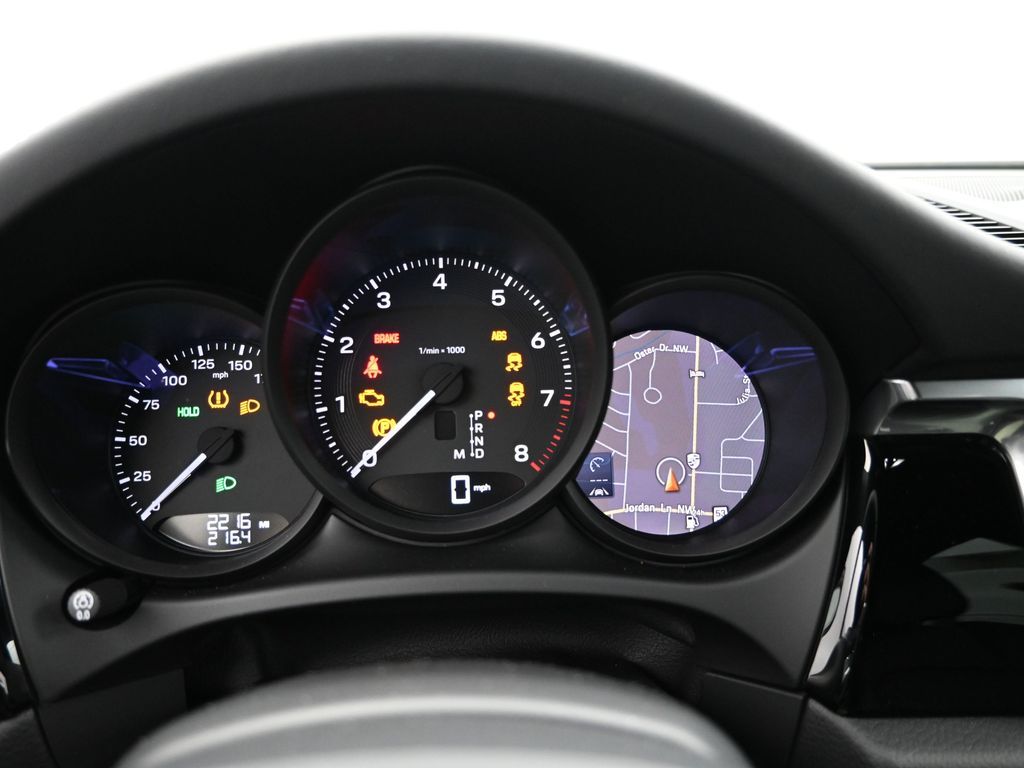 2026 Porsche Macan - Photo 13