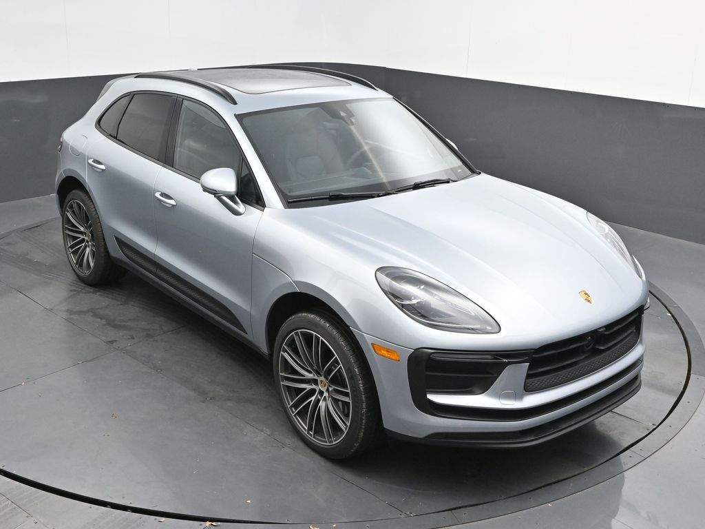 2026 Porsche Macan - Photo 22