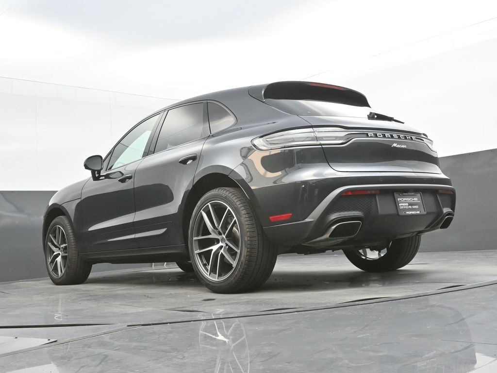 2025 Porsche Macan - Photo 34