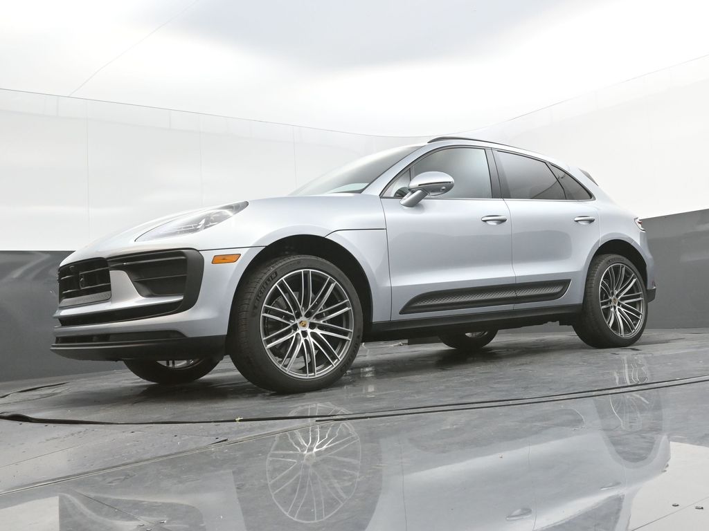 2026 Porsche Macan - Photo 29