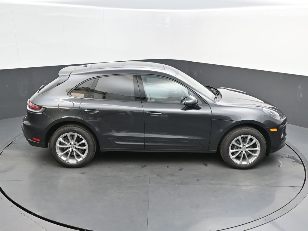 2025 Porsche Macan - Photo 30