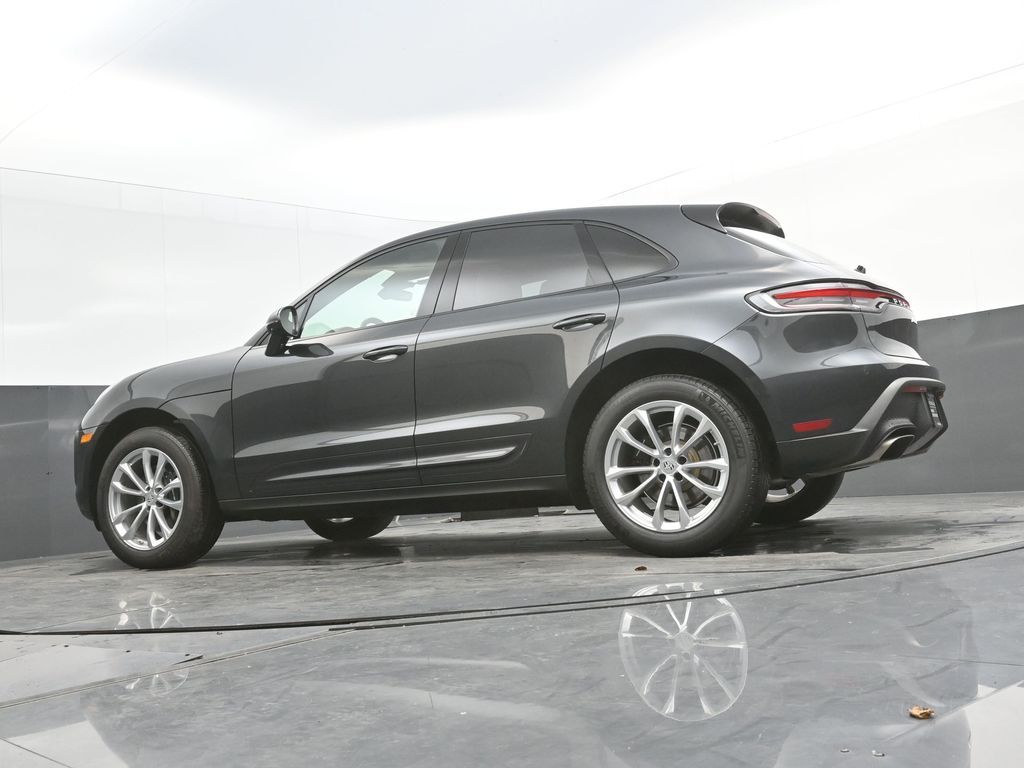 2025 Porsche Macan - Photo 34