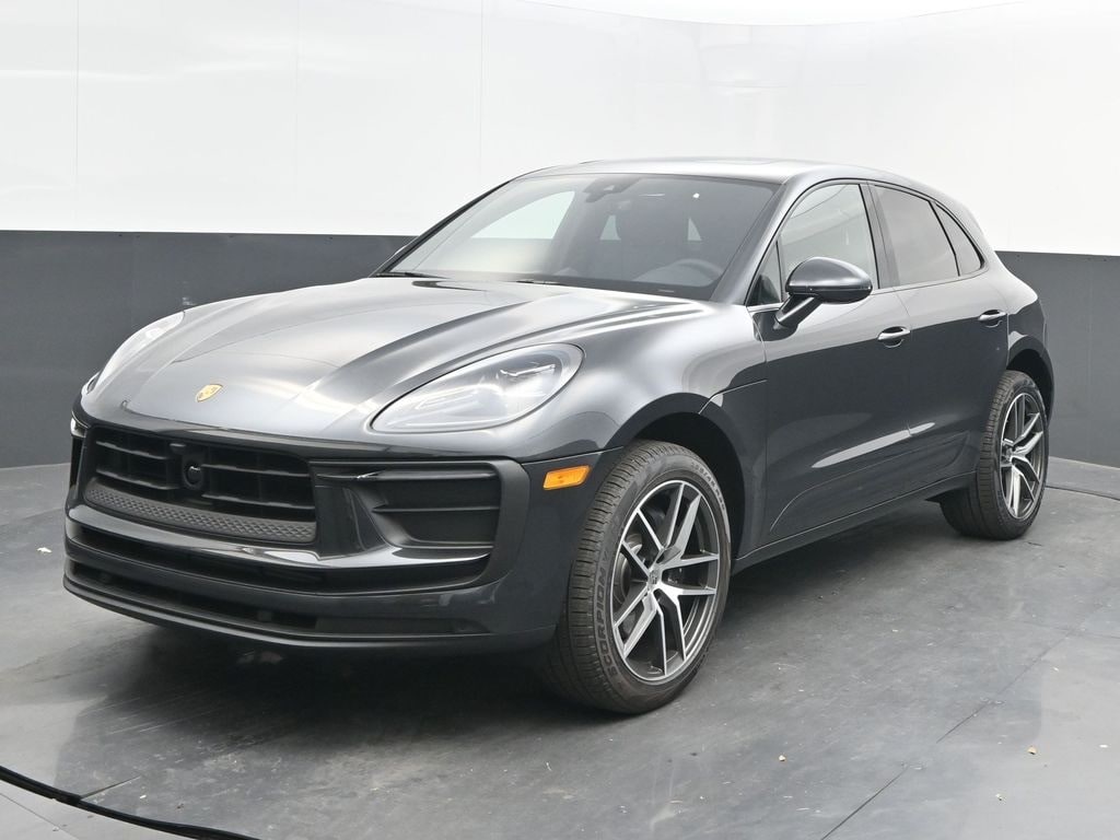 2025 Porsche Macan's photo