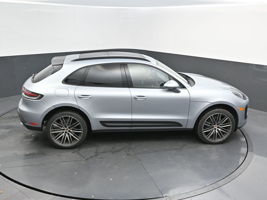 2026 Porsche Macan - Photo 27